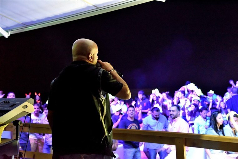 Seas the night party
